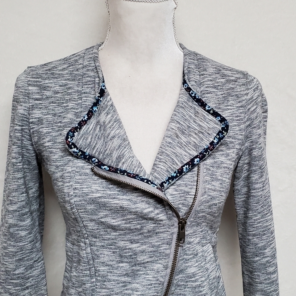 MATILDA Jane Afternoon Drive Heather Grey Knit Floral Trim Cropped Moto Jacket - Picture 7 of 13